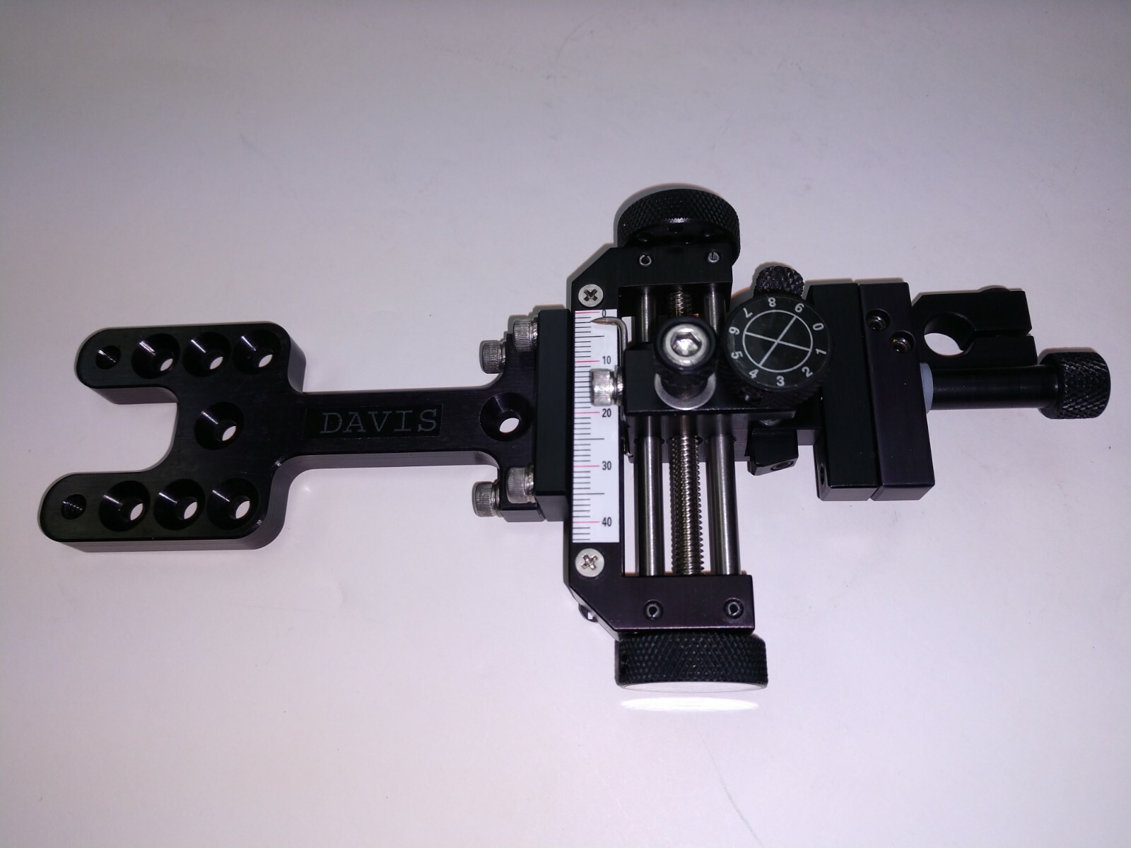 3" DAVIS TARGET SIGHT-BLACK/BLACK KNOBS-Axcel- Bowfinger-Shrewd scope mount