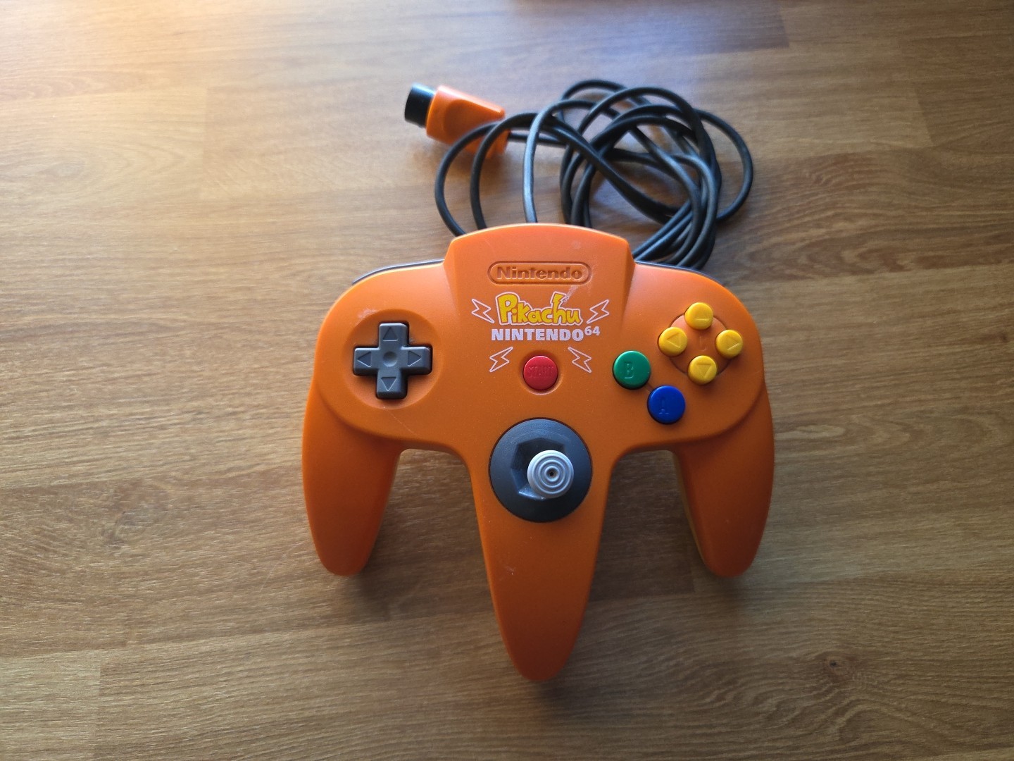 Nintendo 64 Controller Pikachu N64 Orange Yellow NUS-005  Stick 8/10