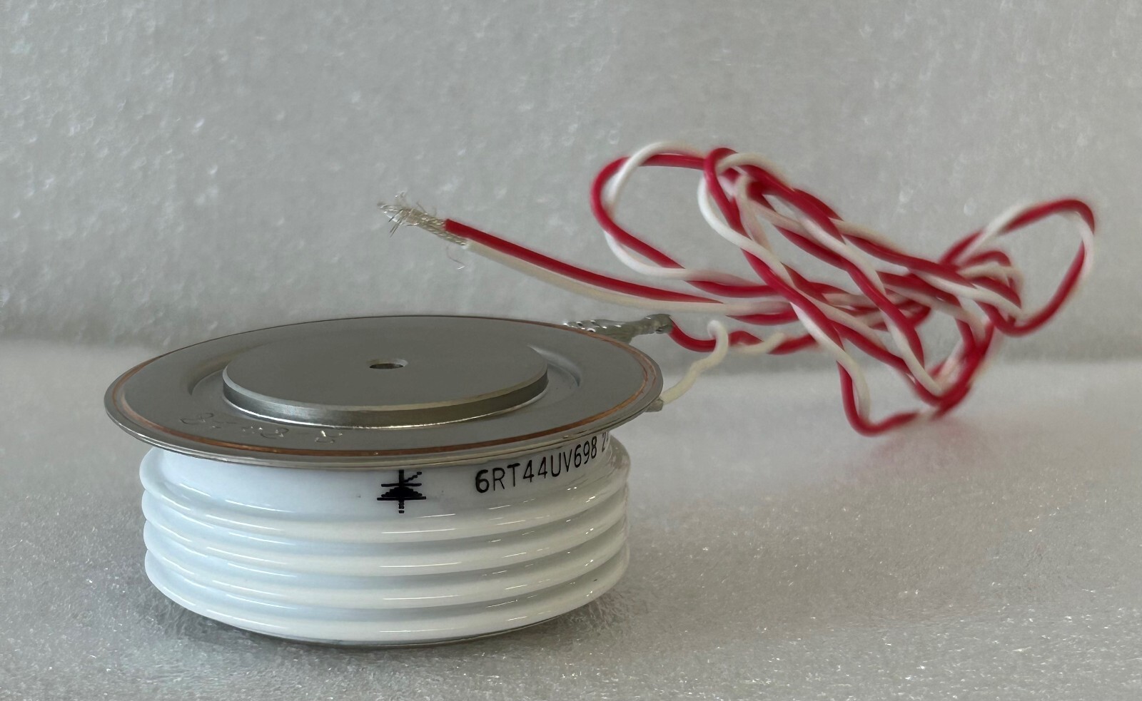 6RT44UV698