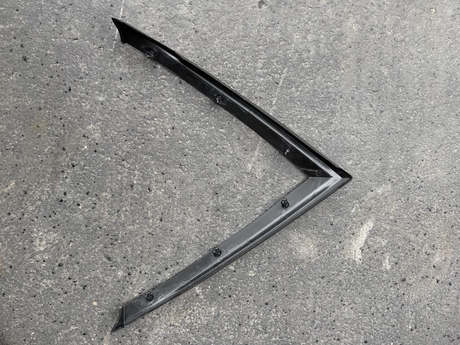 Polaris - 2878779, 7661855, 5437778 - Low Windshield, Black Rivet Retainer