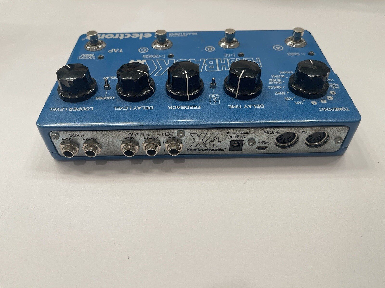 TC Electronic Flashback X4 Delay & Looper True Bypass Guitar Effect Pedal + Box