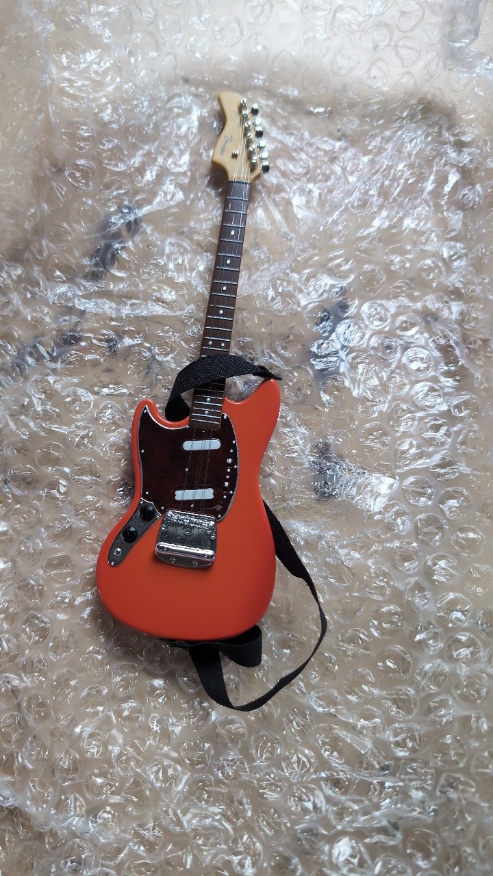 1/4 Scale Miniature Electric Guitar Red Fender Style Display Prop & Gift Decor