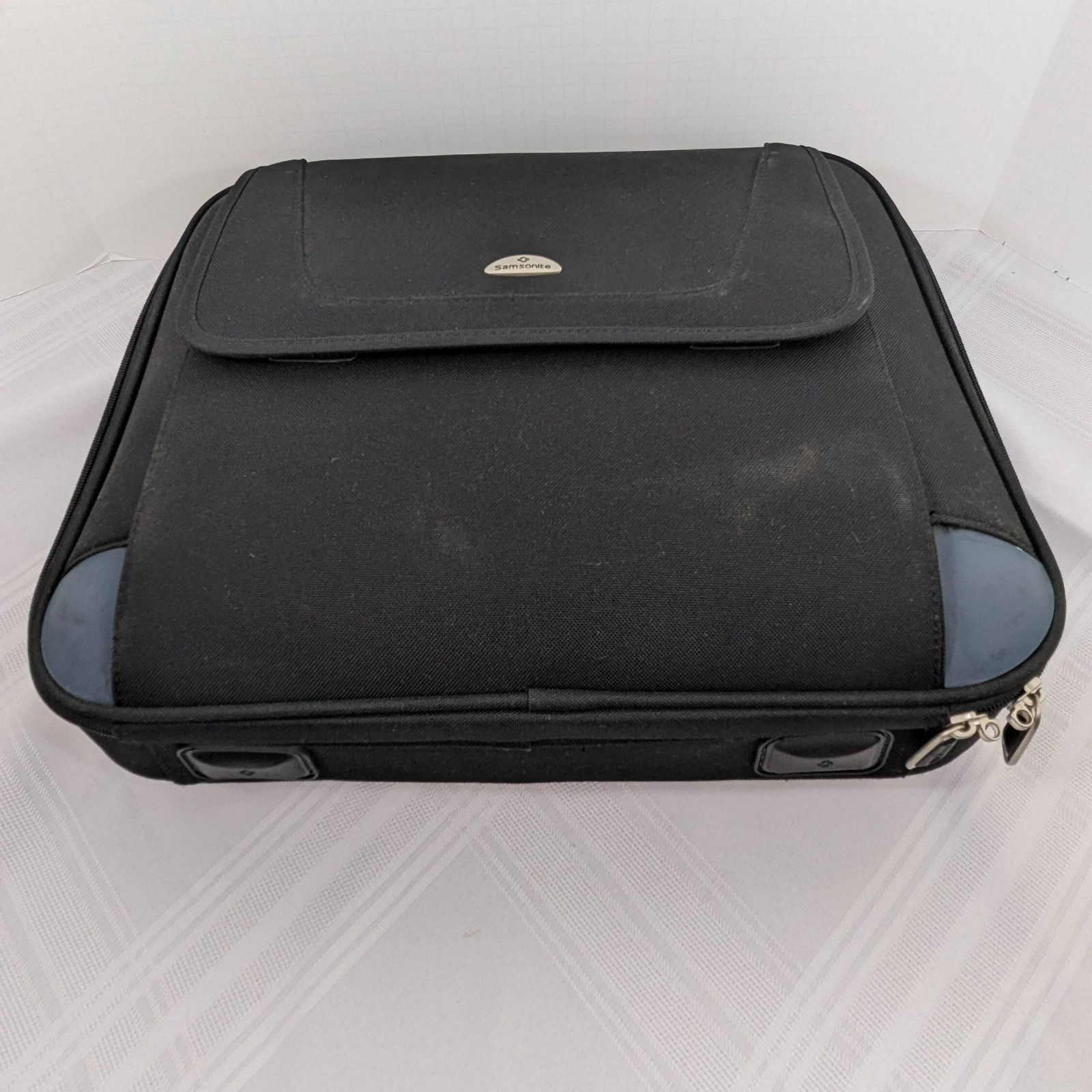 Samsonite padded laptop bag - black with shoulder strap
