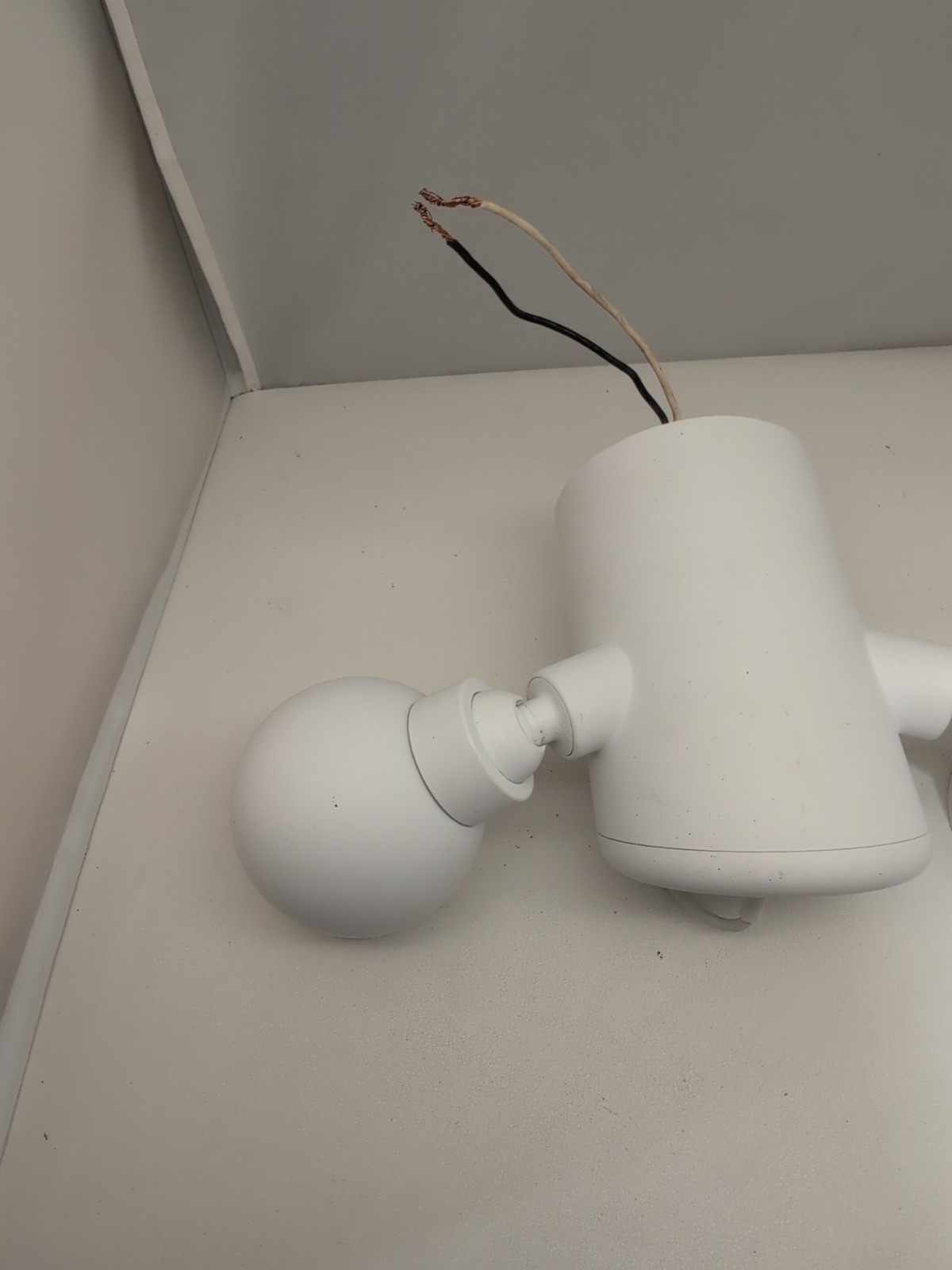 Google Nest Cam with Floodlight Lights Only Model #GPLE9 Tested working