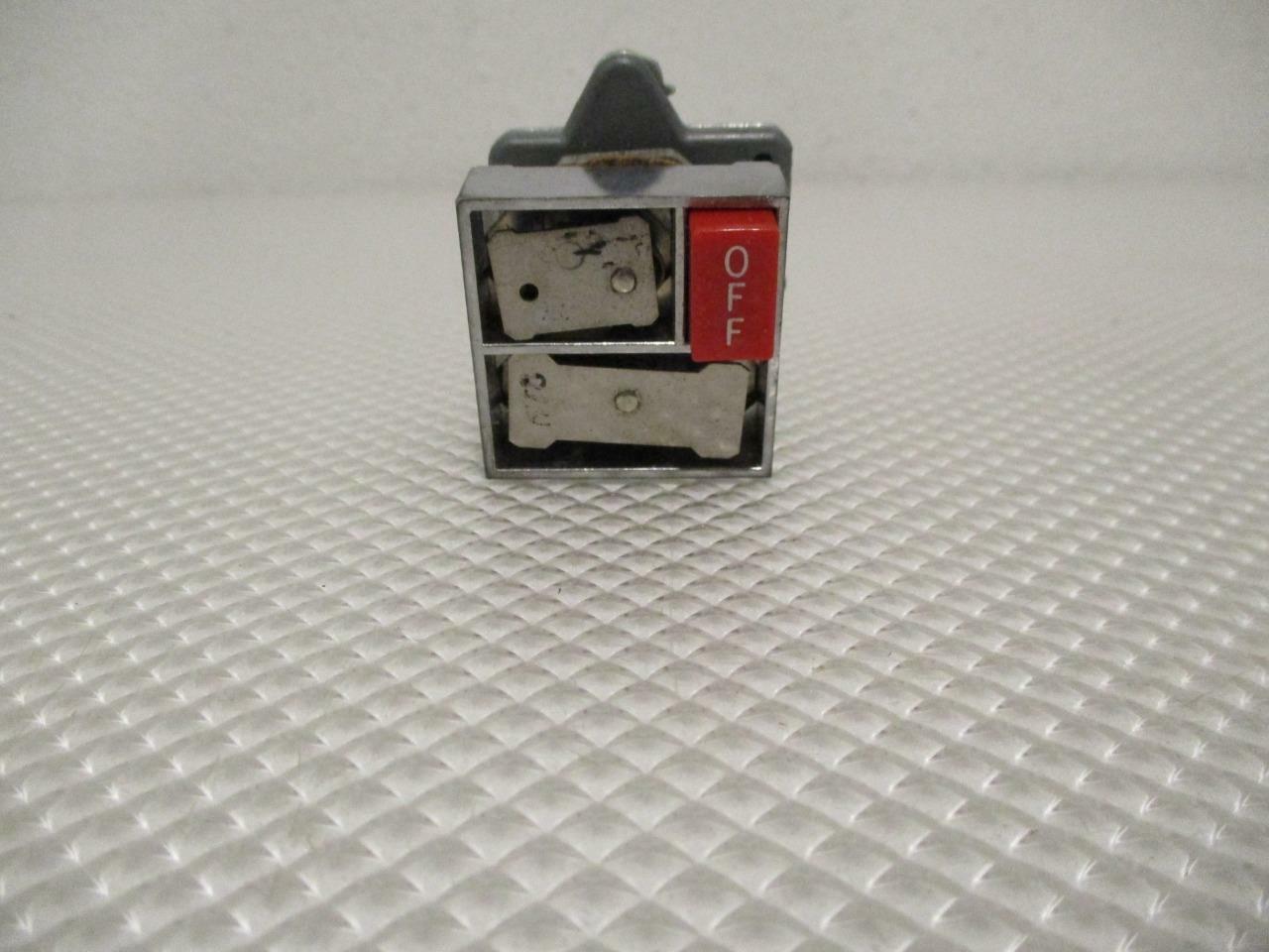 ONE NEW MULTI-HEAD 3-HEAD ALUMINUM PUSH EXTENDED BUTTON OPERATOR.