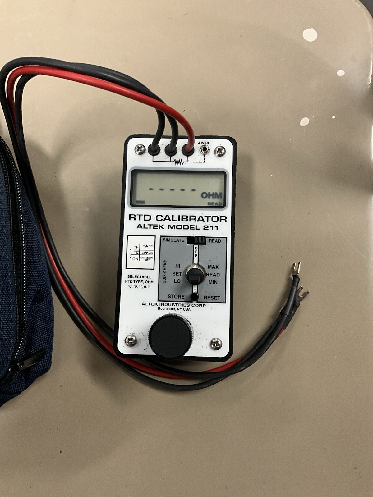 ALTEK RTD CALIBRATOR MODEL 211 WITH CASE POWERS ON