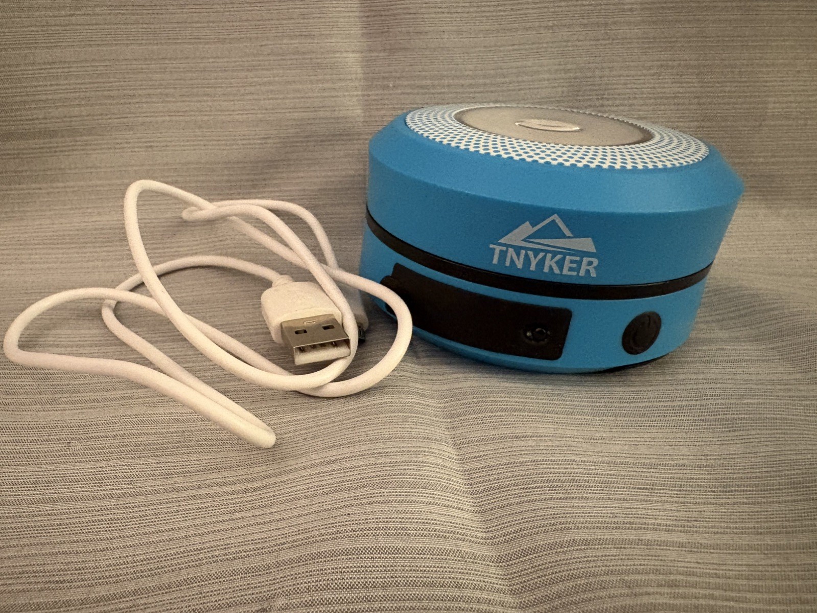 TNYKER Rechargeable Collapsible Solar LED 2n1 Camping Lantern and Flashlight