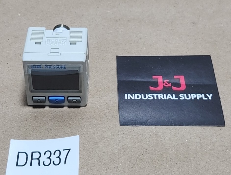 SMC ZSE30A-01-A-M High Precision Digital Vacuum Switch 12-24Vdc 40mA + Warranty!