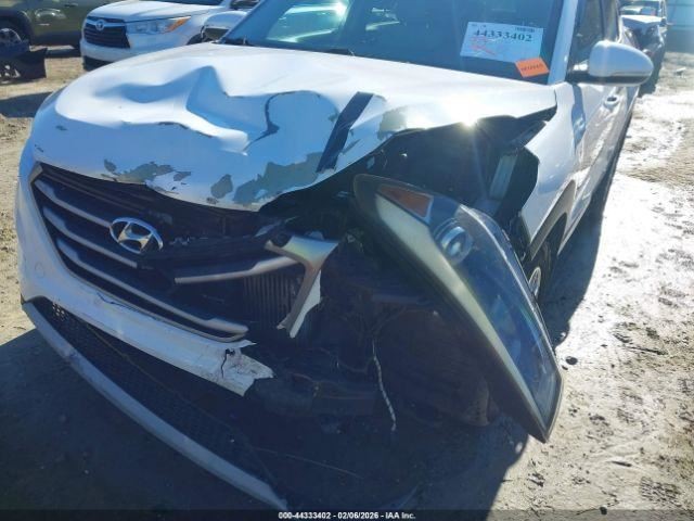 TUCSON 2017 Glove Box 5025505