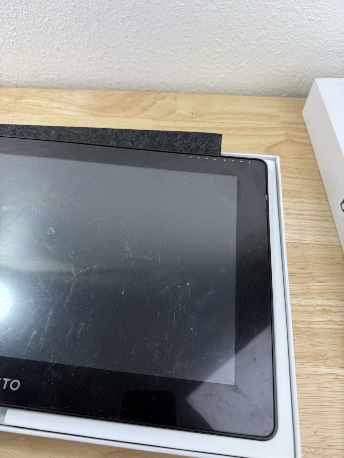 Bosto 16HD Series 15.6” Creative Stylus Display Tablet BT-16HDK - UNTESTED