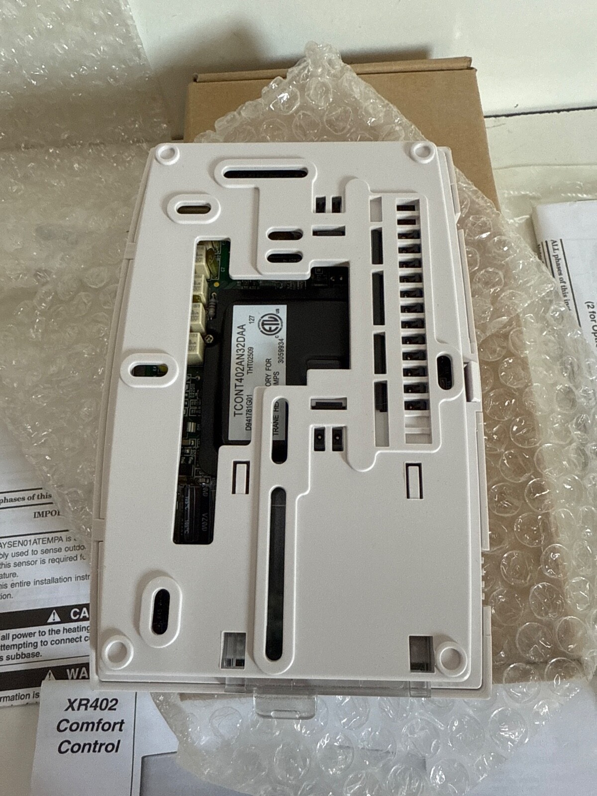 TRANE TCONT402AN32DAA Comfort Control ( Non Programmable )