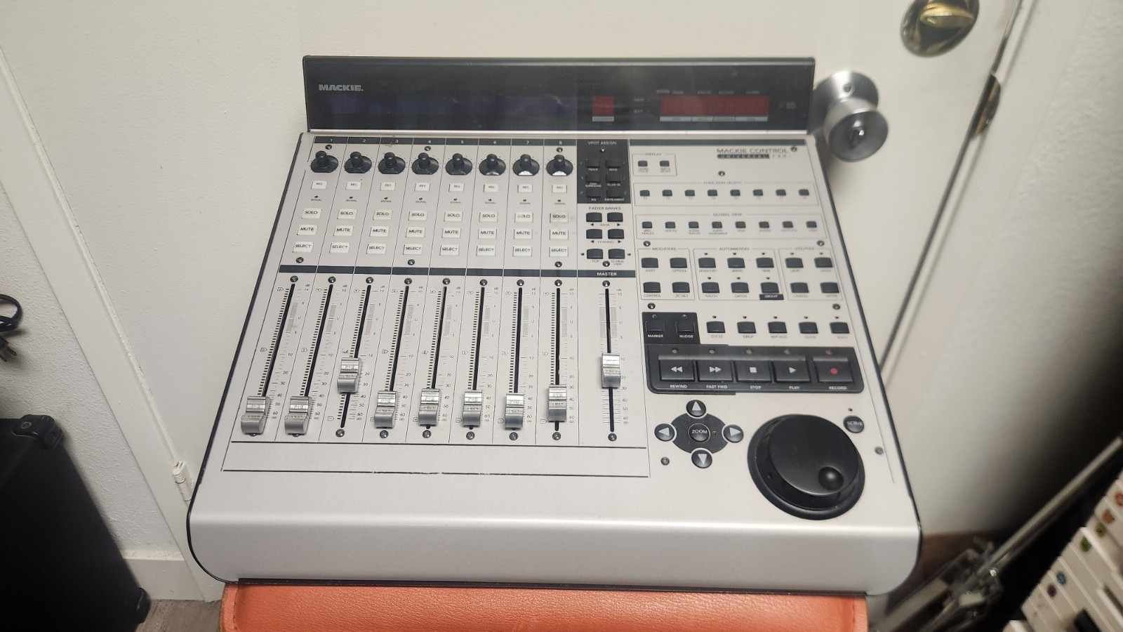 MCU Mackie Control Universal Pro DAW MIDI Control Surface Interface Motor Faders
