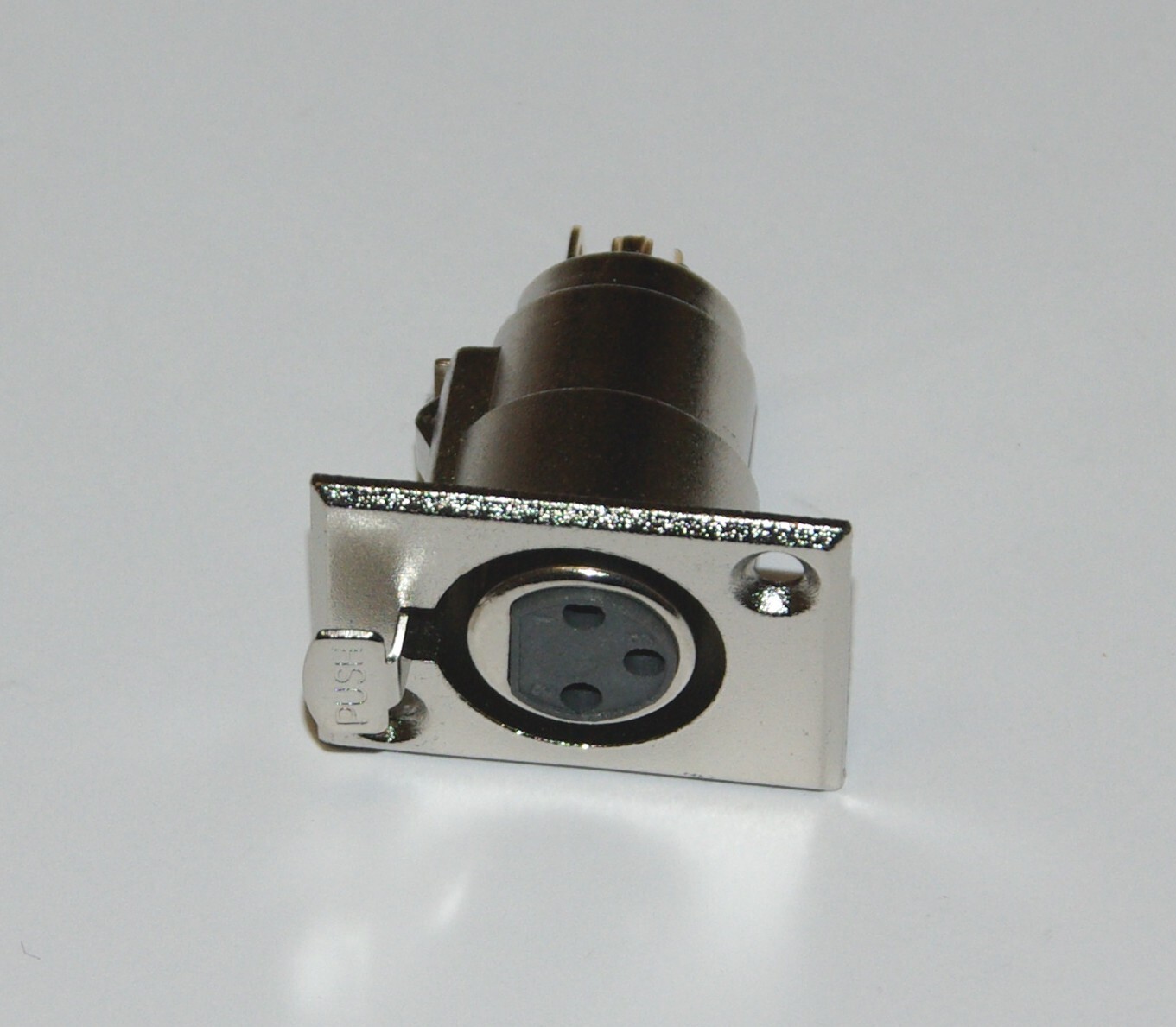 1x XLR Female Jack - 3 Pin - Metal - Professional Quality - High Quality - For Installation