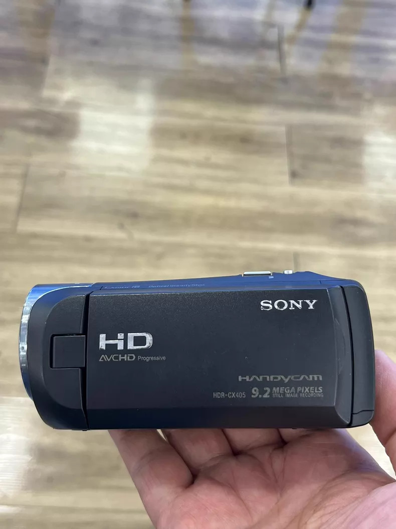 Sony Handycam HDR-CX405 W/ 30x Optical Zoom Zeiss Lens Black Camcorder -95% New