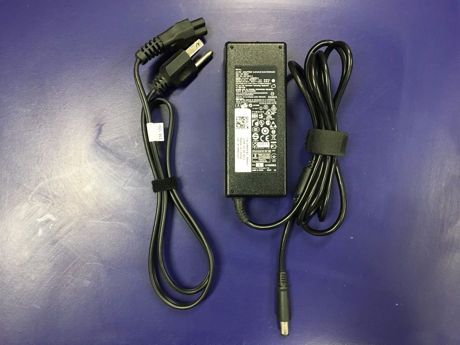 Original Dell Y4M8K TK3DM W6KV MV2MM MK947 90W 19.5V DA90PM111 Power Adapter