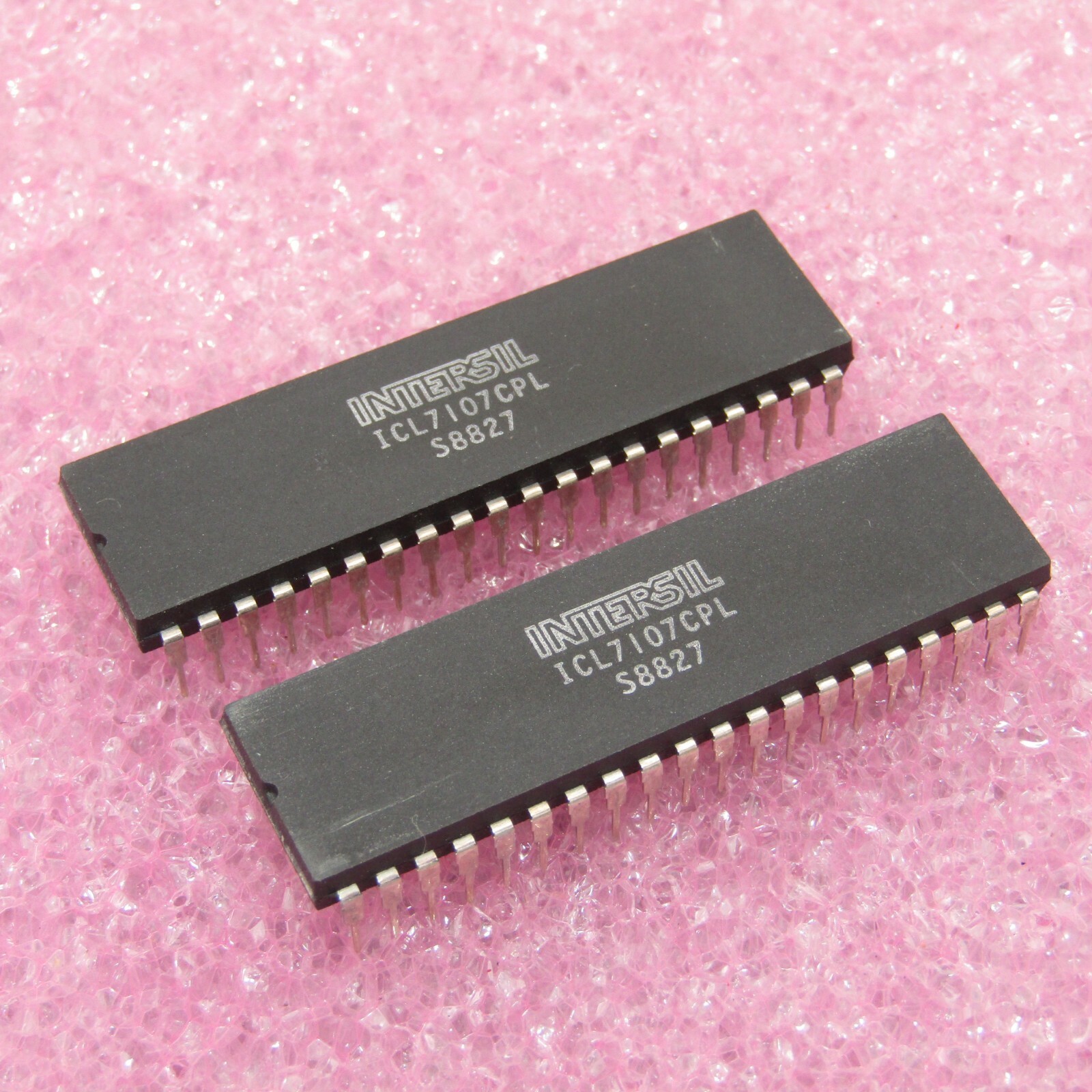 ( 2 PCS )  ICL7107 ICL7107CPL Original Intersil 3 1/2 Digit LED Driver with A/D