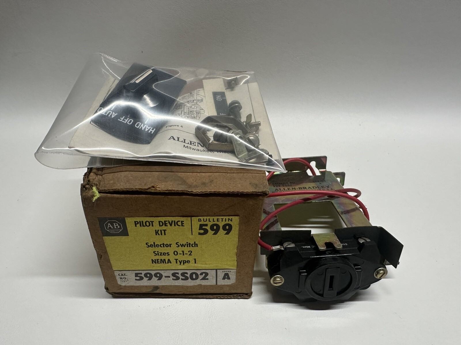 NEW Allen Bradley 599-SS02 Pilot Device Selector Switch