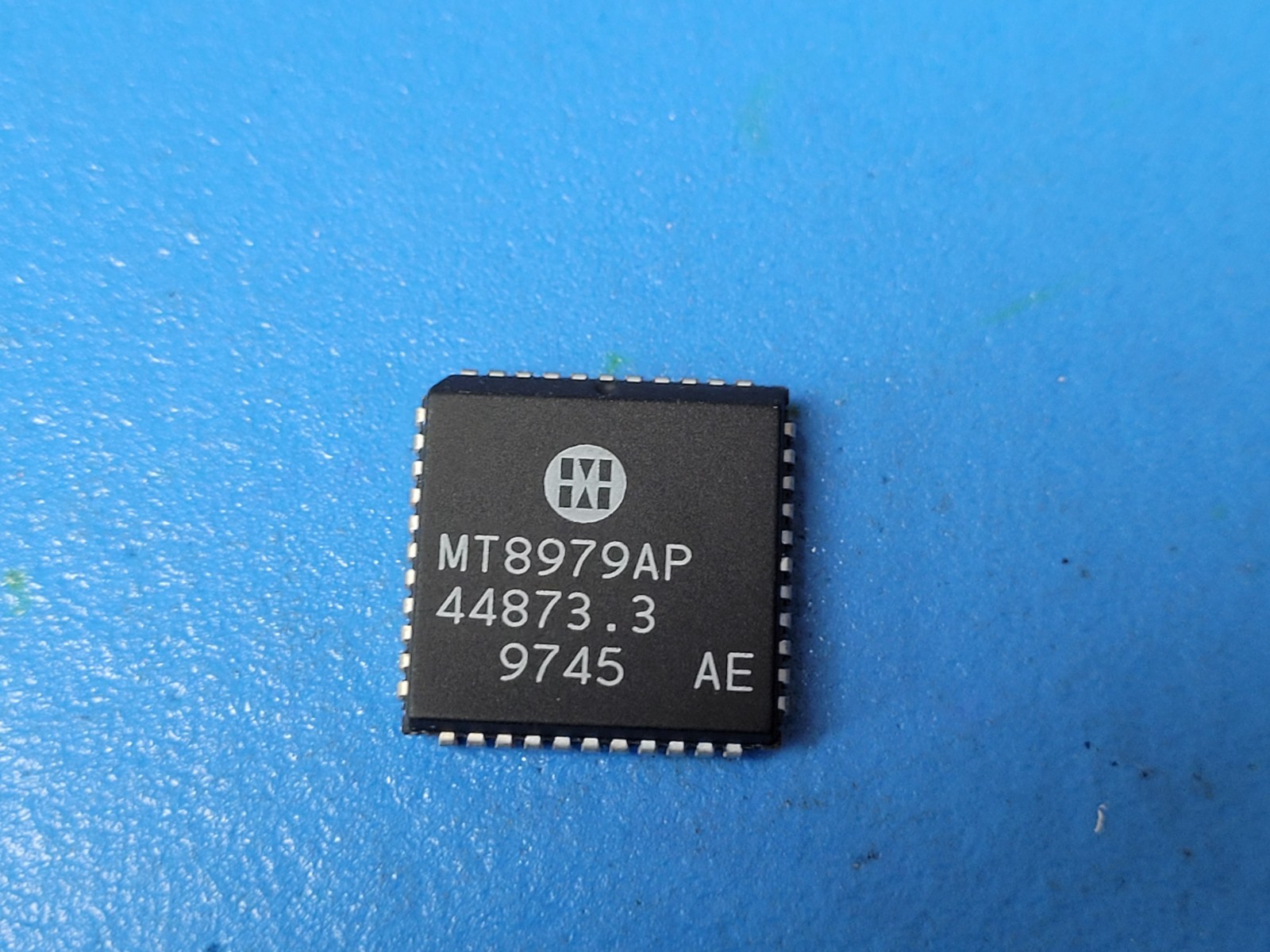 (1 PC) MT8979AP MITEL Framer, CMOS, PLCC44