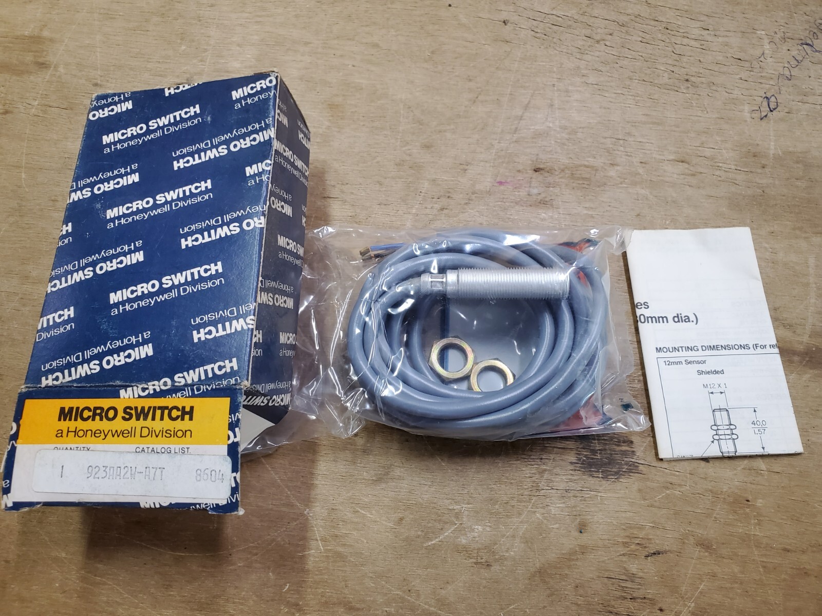 Honeywell Micro Switch 923AA2W-A7T Proximity Sensor, New in box