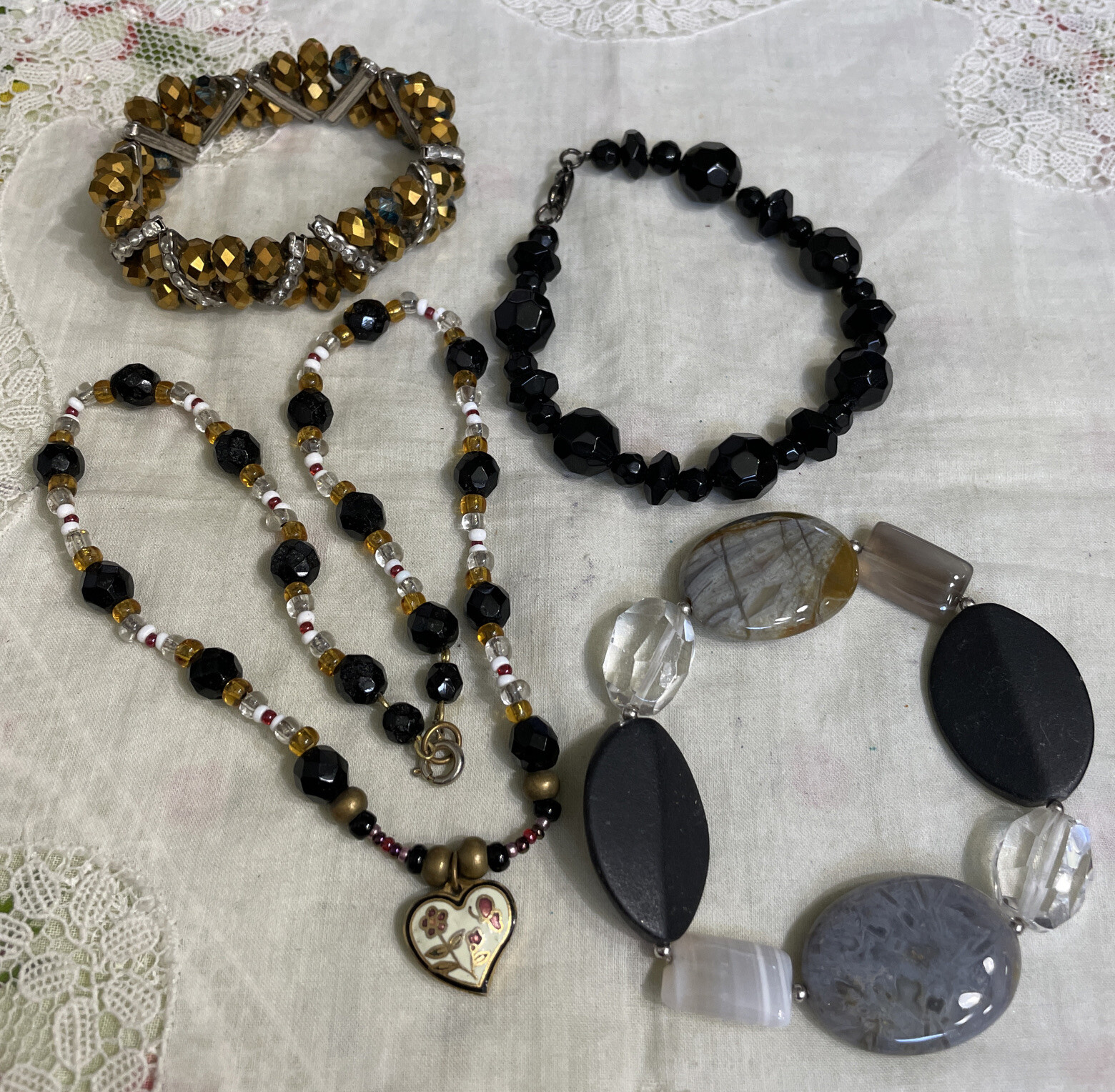 Vintage crafting  Bead Lot bracelets necklace BEA7-36