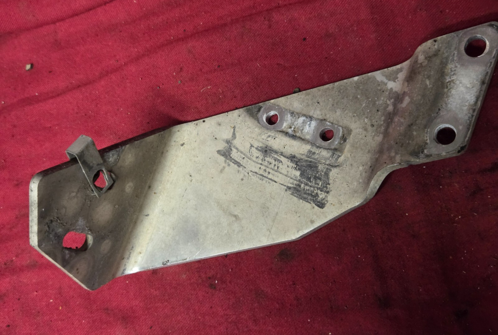 INTERNATIONAL step bracket , ALUMINUM , 22C1 172