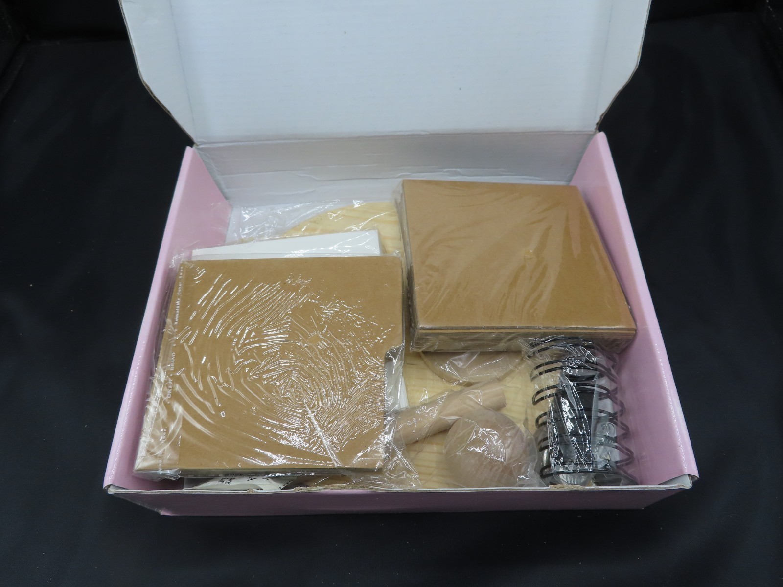 Zutter Bind it All V2.0 Machine and Spinner Album Kit. Various Supplies.