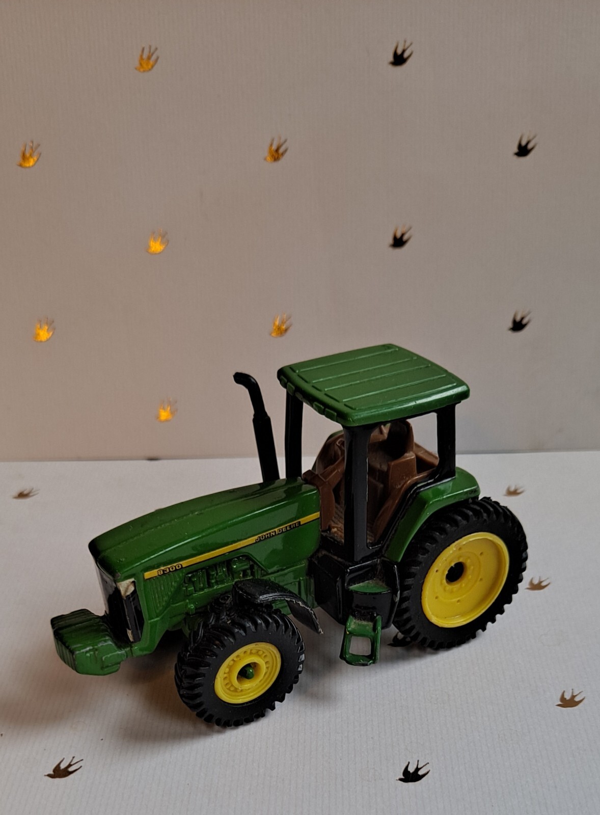 John Deere Farm Tractor, Green 1/64, Metal, Very Well-Made Toy, #0809Q on Bottom