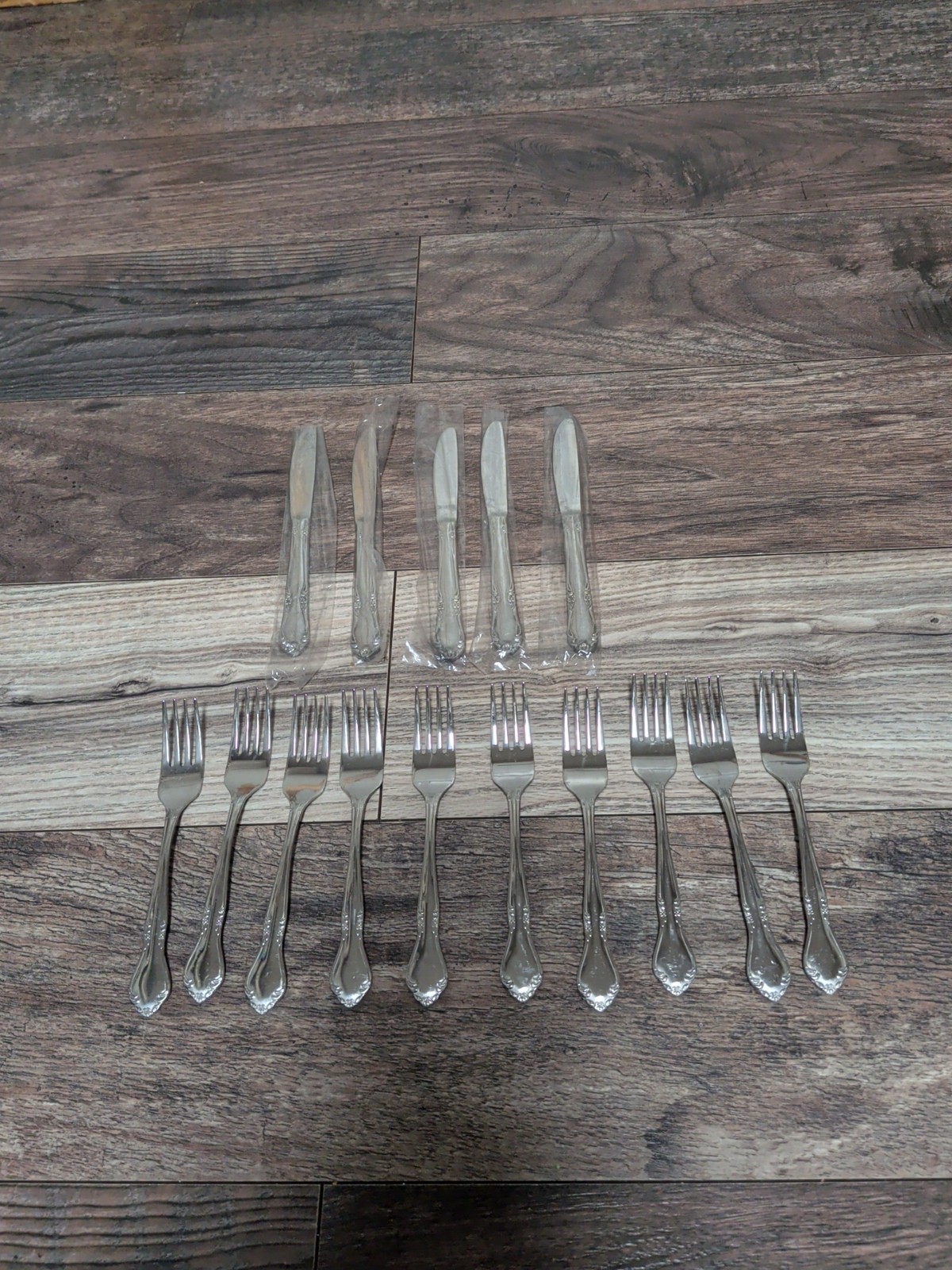 TQT Stainless Steel Japan Floral Flatware 6" Forks Set of 10 And 5 Knives