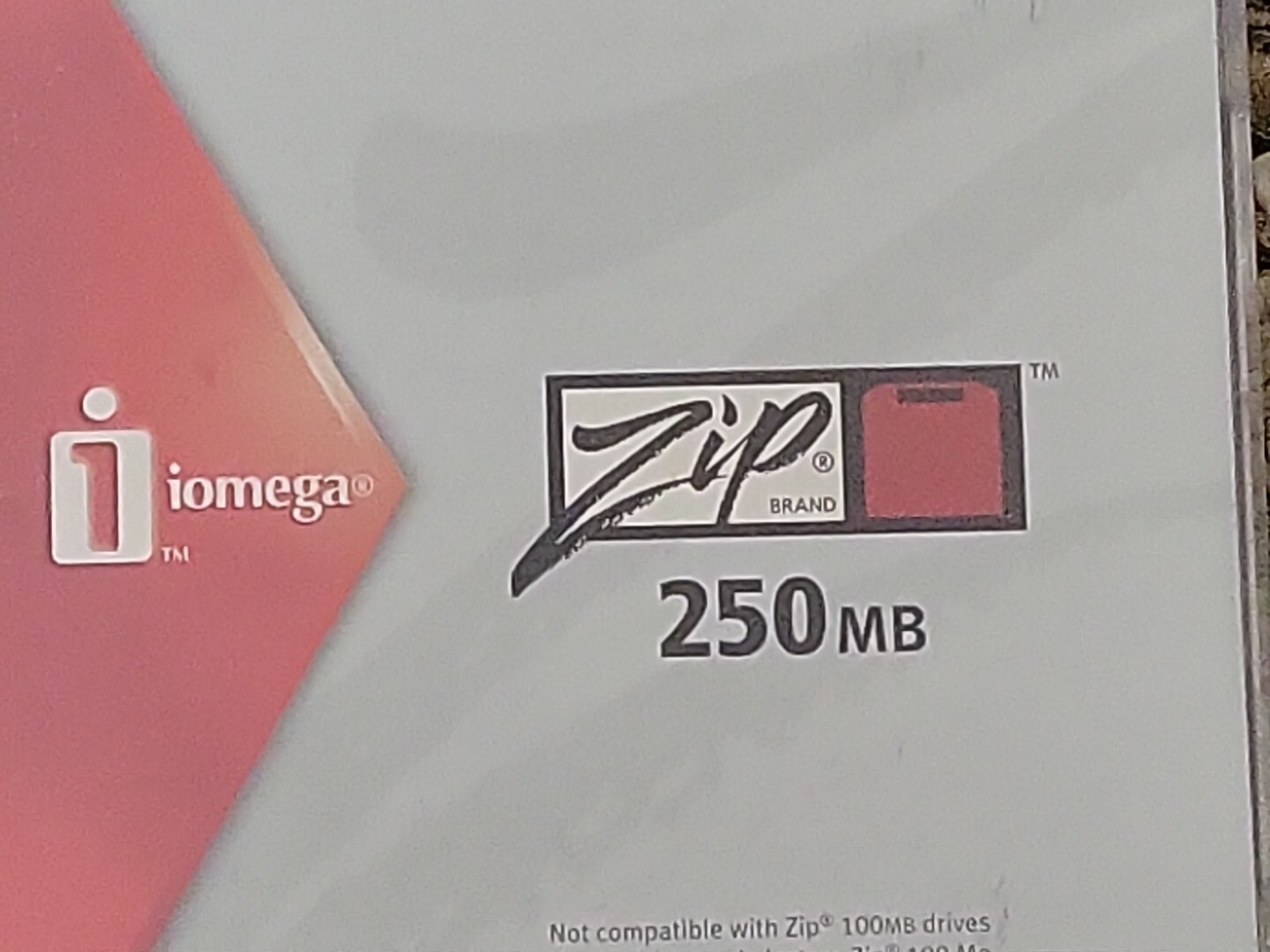 New Iomega Computer Zip Drive Single 250MB Rewritable Media Disc & Jewel Case