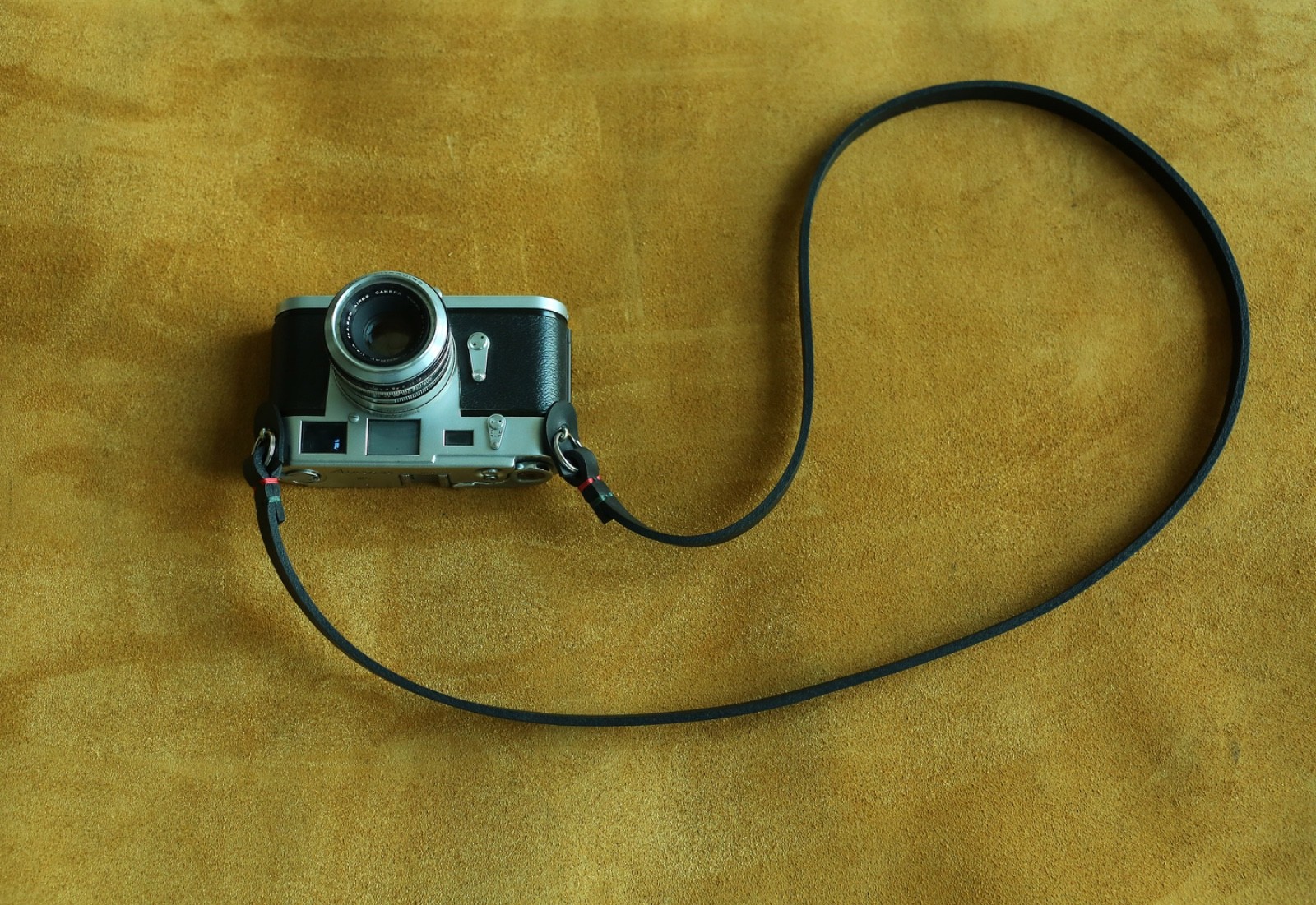 Windmup Stealth Black | Handmade Thick Leather Camera Strap