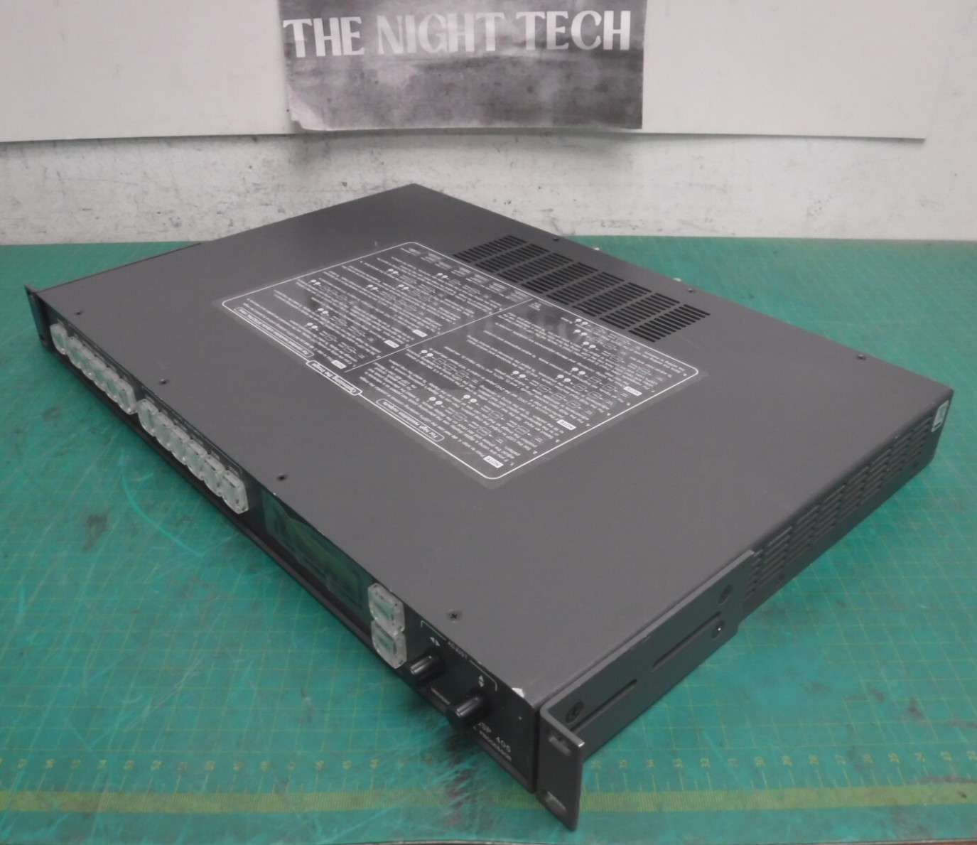 Extron USP 405 Universal Signal Processor w/ Mounts