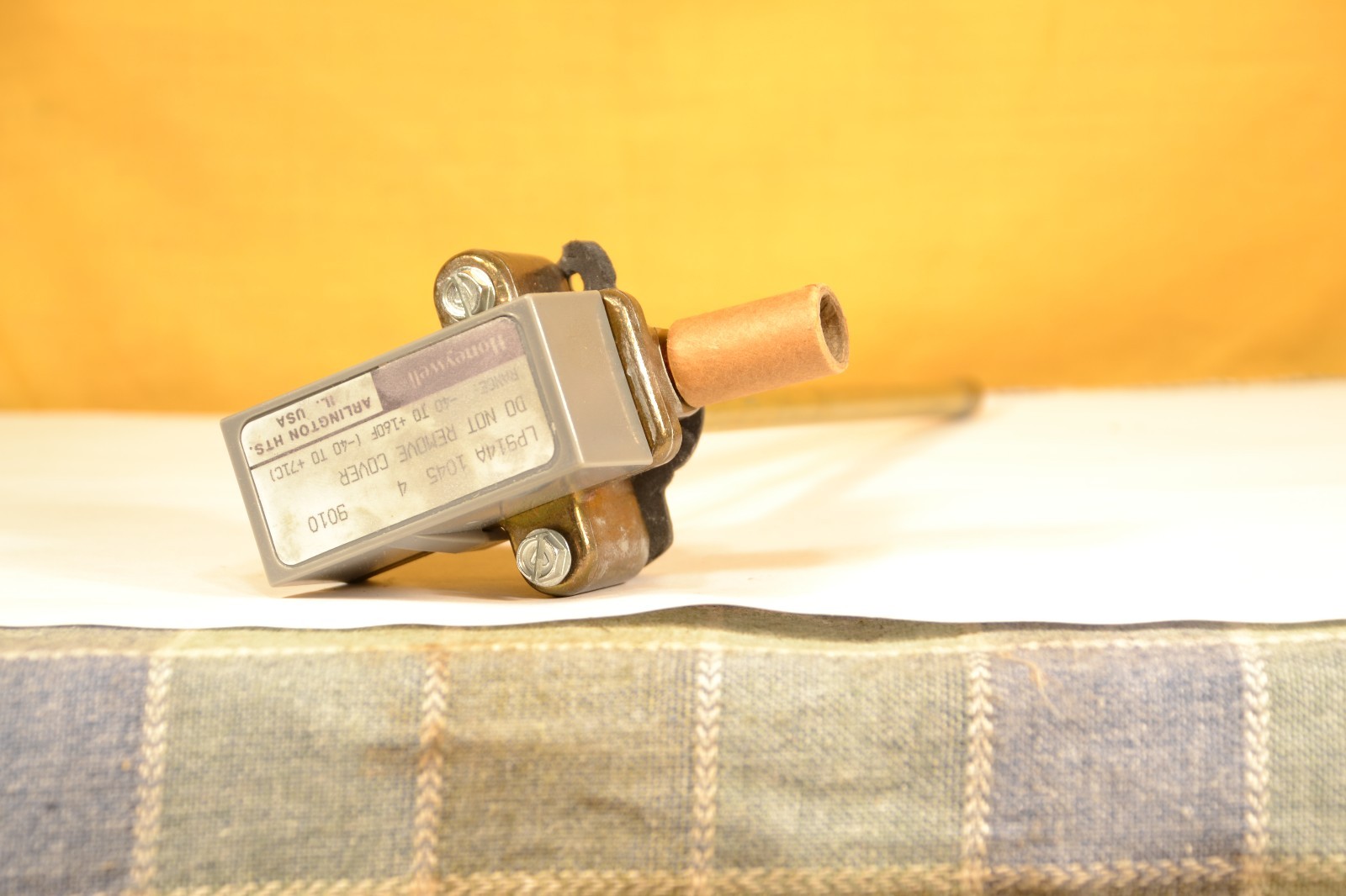 HONEYWELL INSERTION TEMPERATURE SENSOR MODEL LP914A-1045 4 LP914A11045
