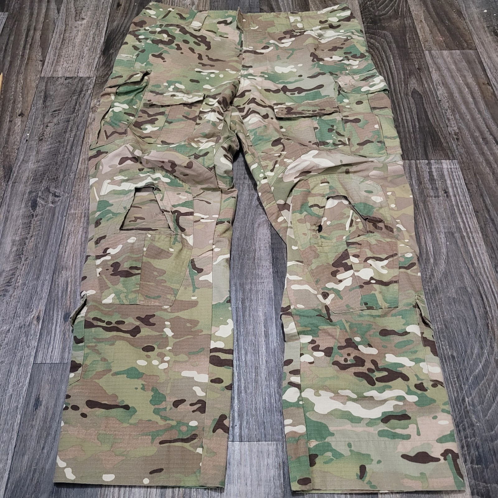 Uncompromising To Classics Combat Cargo Camo Knee Slots  Army Pants Size 38