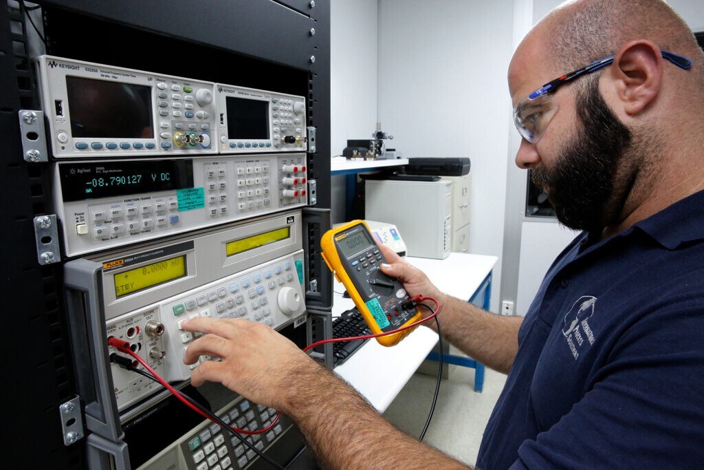 FLUKE MFT REPAIR SERVICE 1651, 1652, 1653 INC FLUKE ERR1 REPAIRS