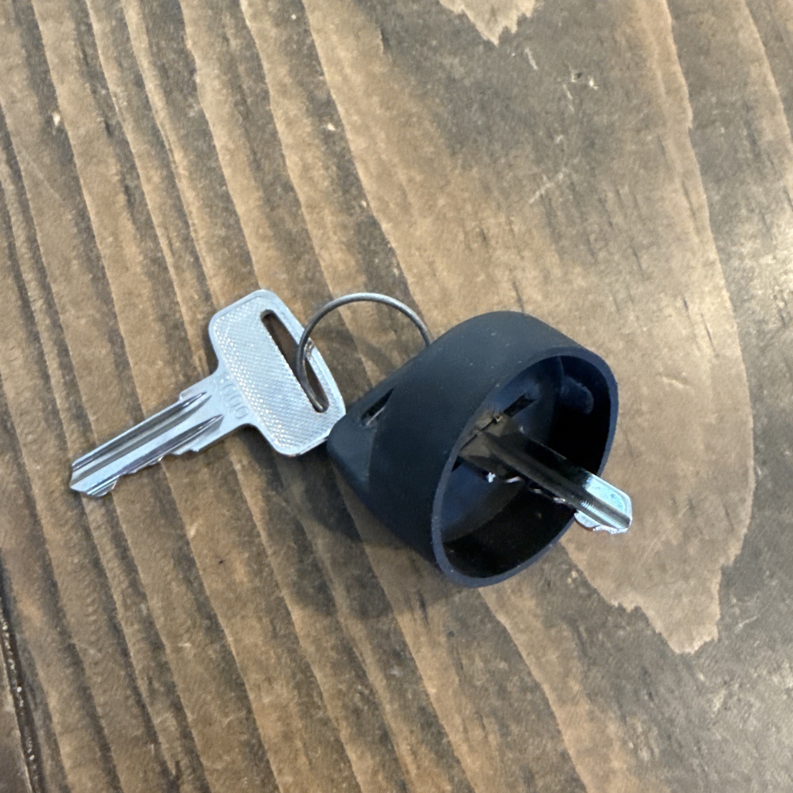 Genie scissor lift control box key set with dust cap #3000. New
