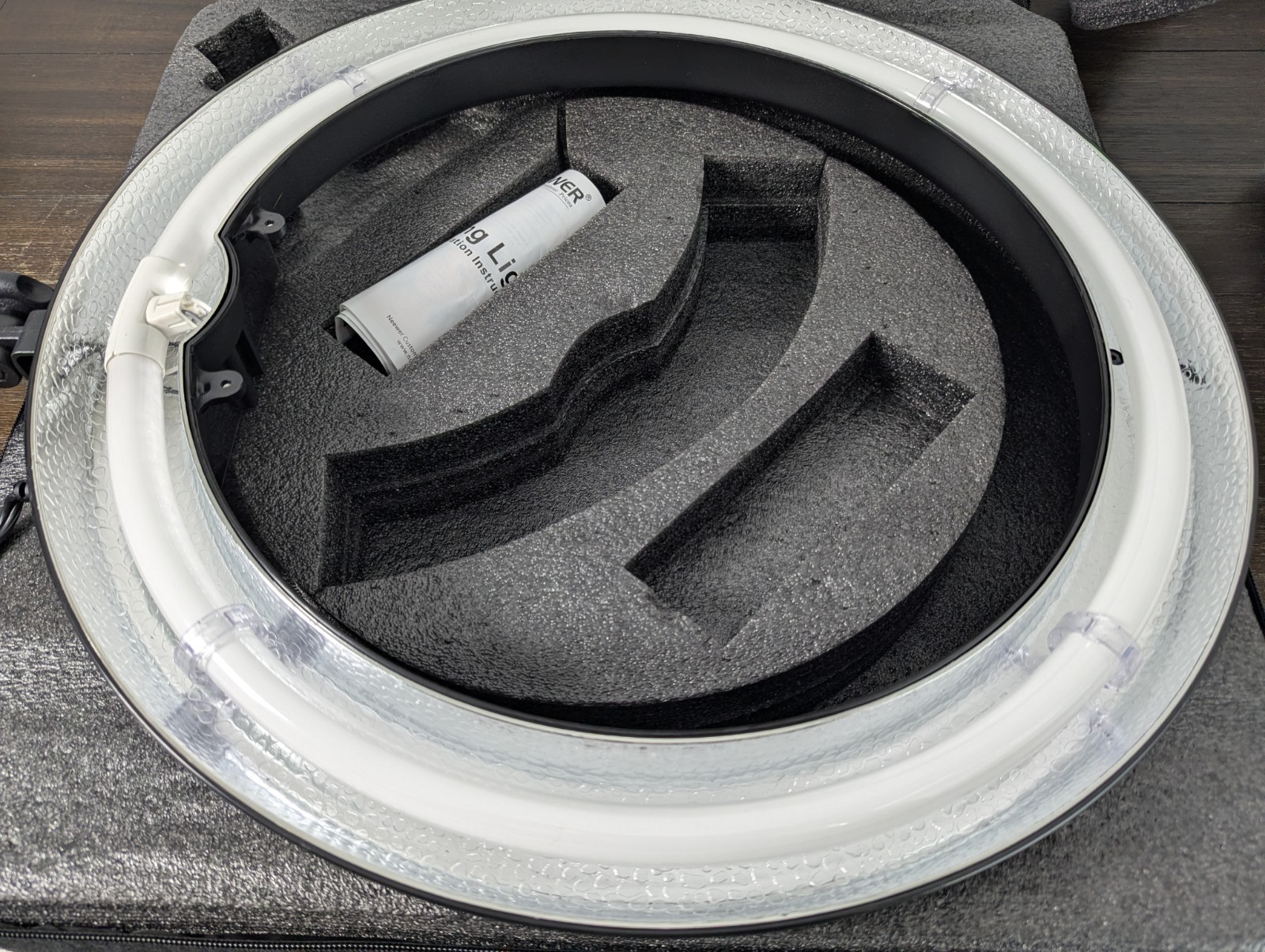 Neewer RL-18, Large 18 Inch Ring Light 55W LED Ringlight, Diffuser & Case *READ*