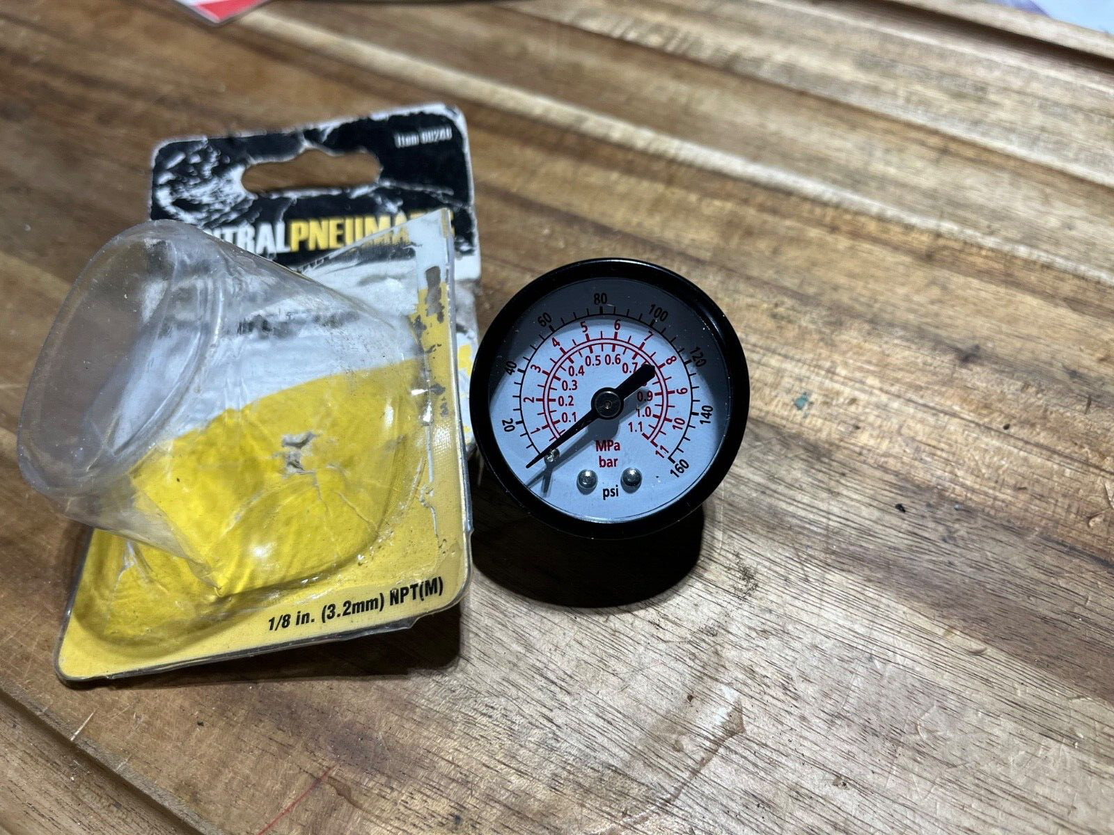 Central Pnuematic 160 PSI pressure gauge (24968)
