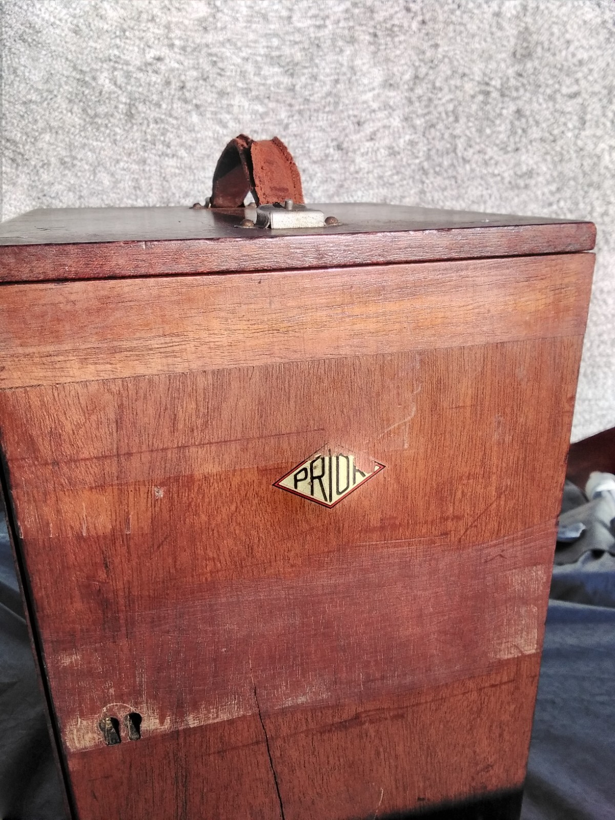 MICROSCOPE WATSON & SONS SERVICE MICROSCOPE AND CASE AND GLASS SLIDES