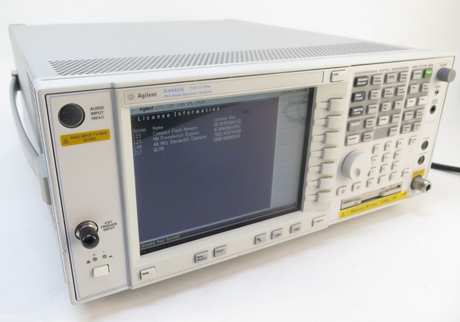 Agilent E4443A PSA Series Spectrum Analyzer, 3Hz - 6.7GHz, Opt 115, 123, 140 217