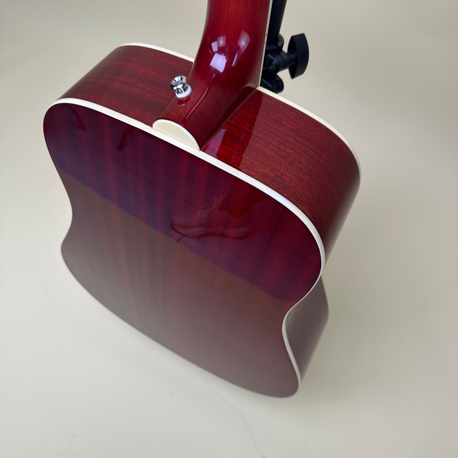 Hummingbird Pro model acoustic guitar/solid spruce surface, cherry /from US