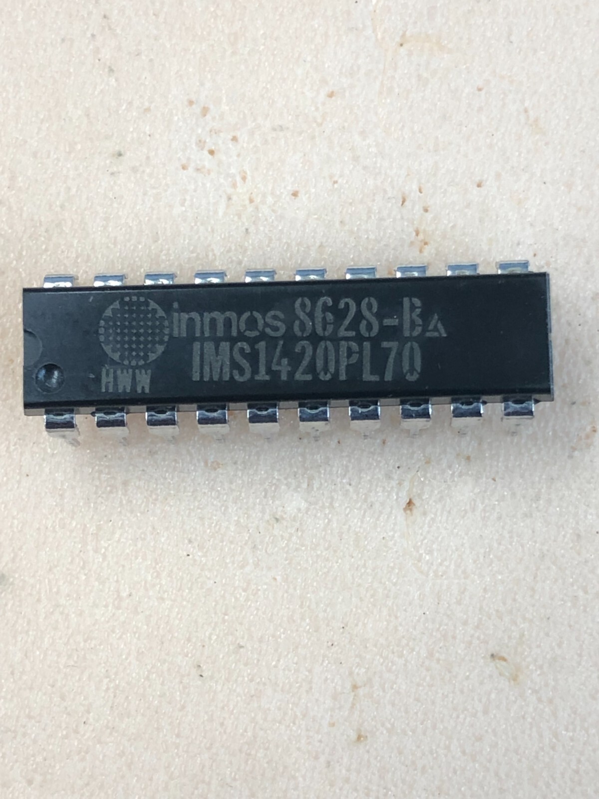 ( 4 PCS ) IMS1420PL-70 1420P 20 PIN DIP INMOS 4KX4 SRAM  --  NOS