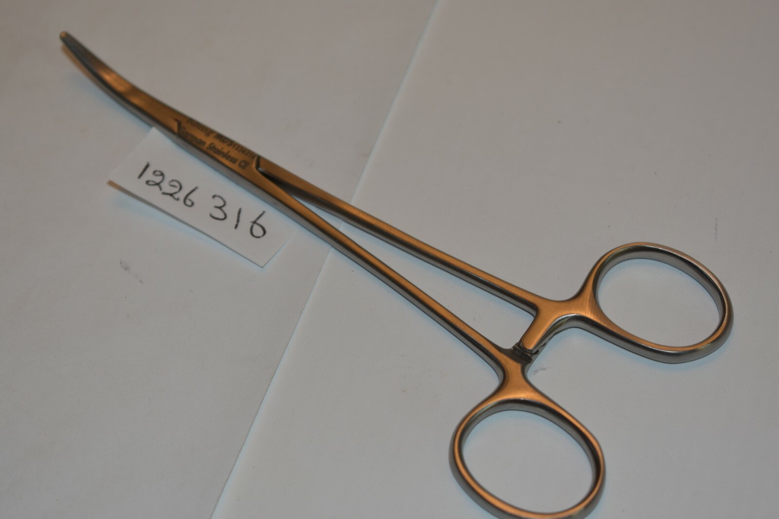 MDS 1226316 CRILE FORCEPS CURVED SERRACTED 6-1/4"