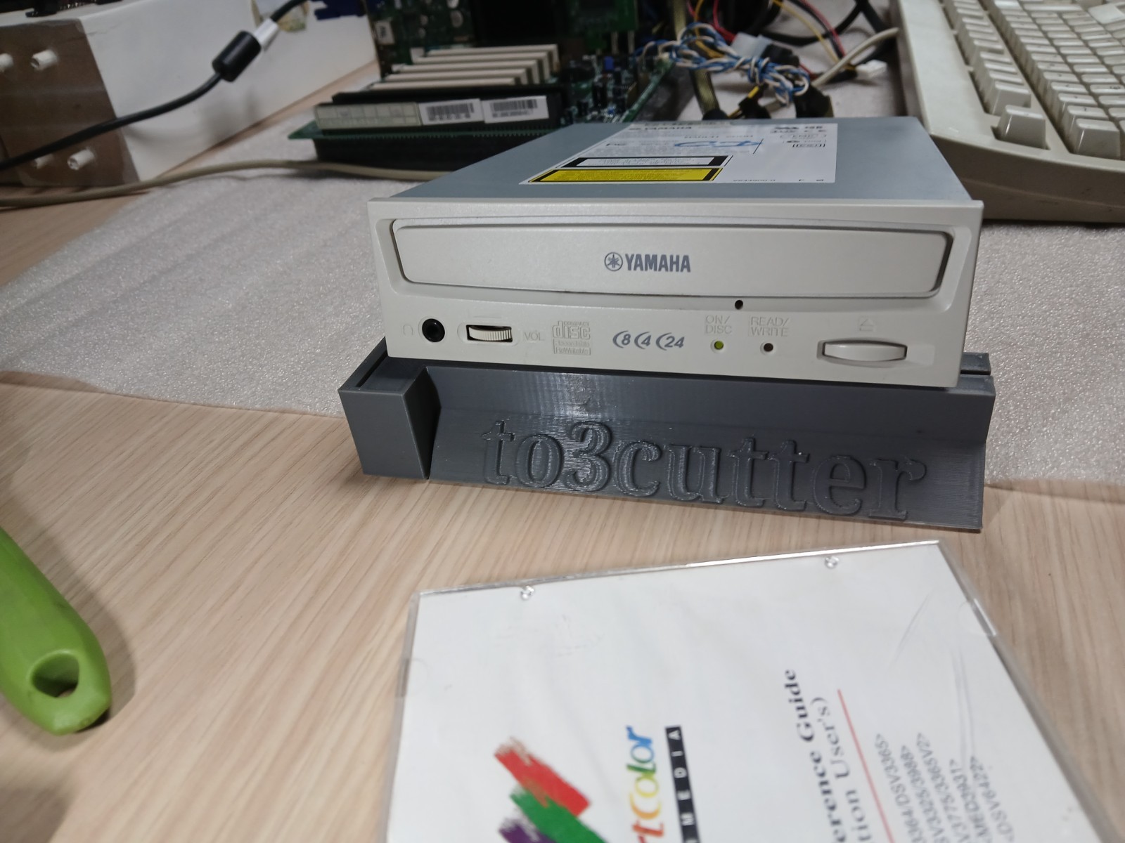 Vintage IDE - YAMAHA CRW8424E CD-RW IDE CDROM - VERY GOOD - TESTED WORKING!