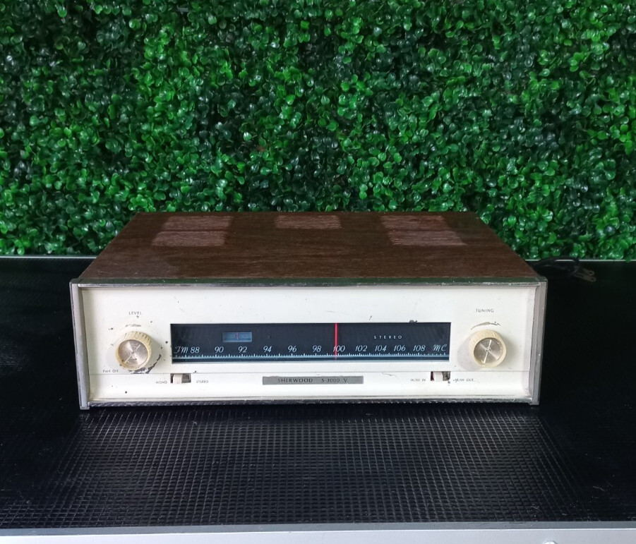 Vintage Sherwood FM-MX Tuner Model S3000V Used Turns on with Power Cord