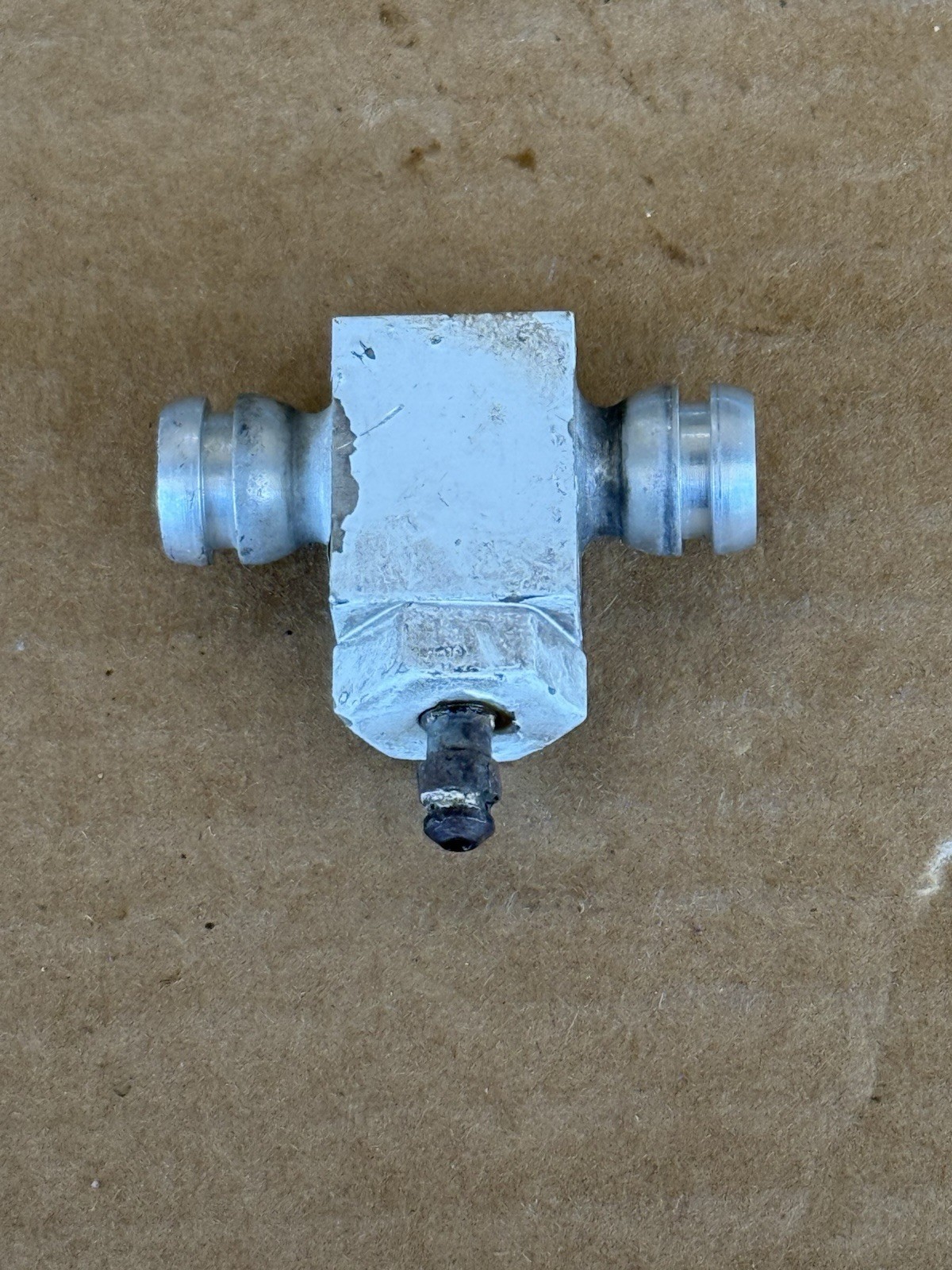 Beechcraft King Air P/N 115-8001-23 Manifold-Main Brake Assembly w/ Bleeder