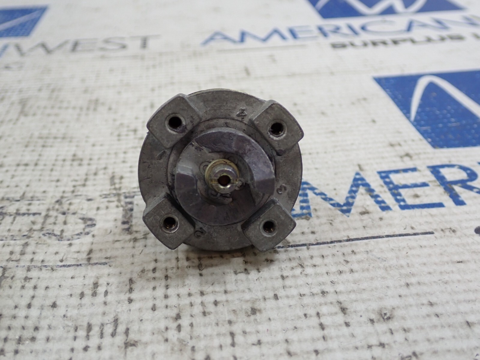 UDA Clark Selector Switch HO 3 Position Maintain