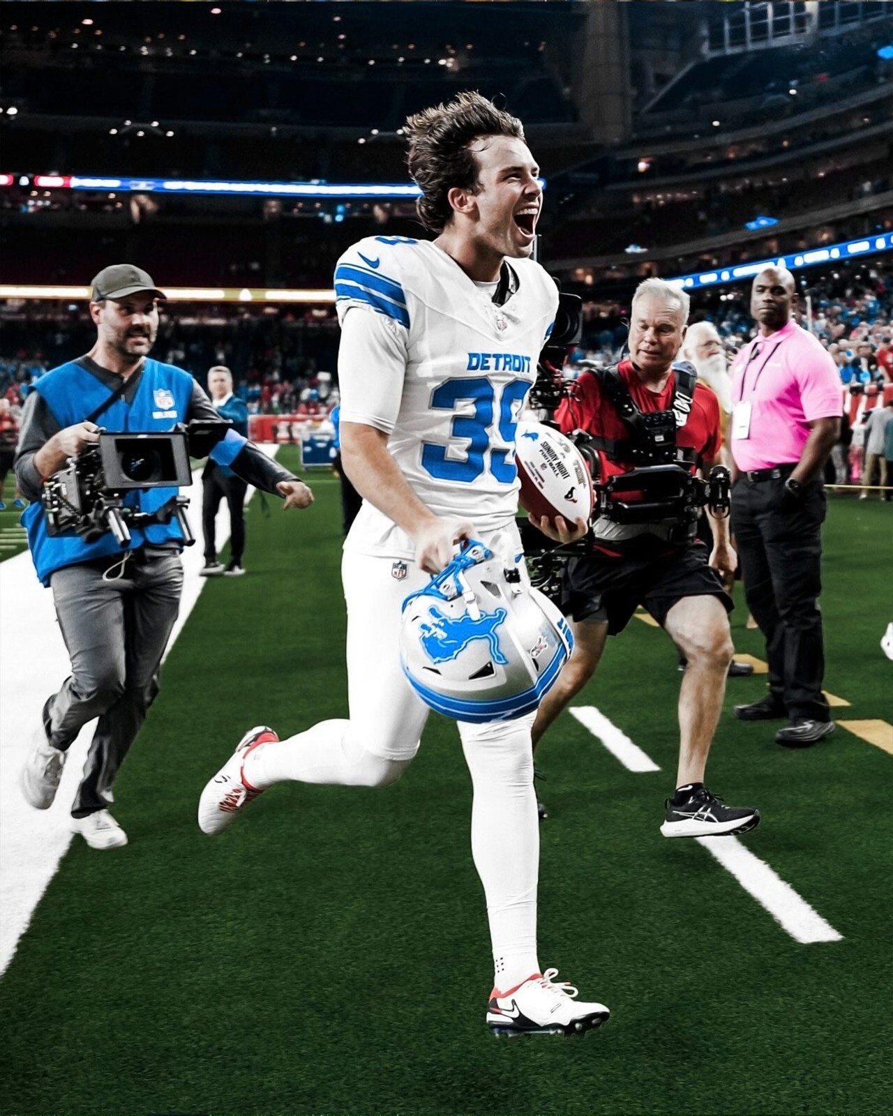 Jake Bates Running Celebration Detroit Lions 8x10 NFL Football Photo