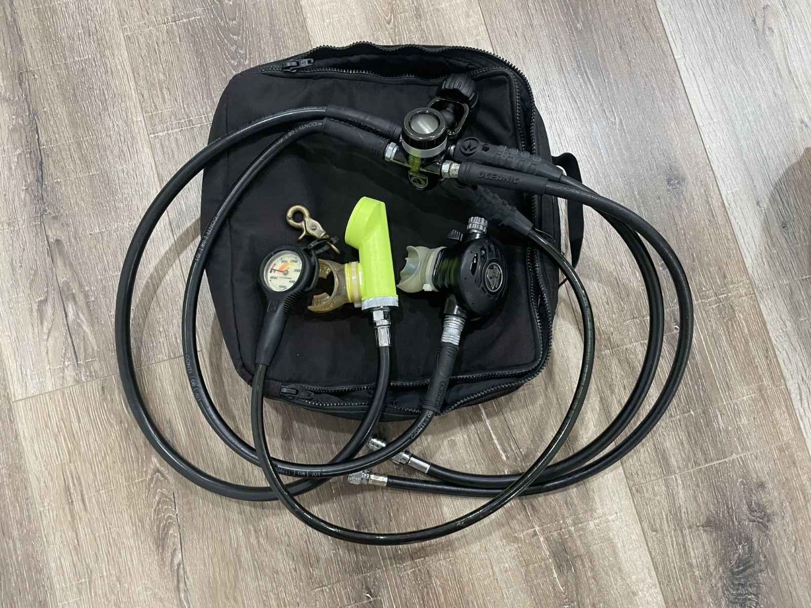 Apeks atx200 regulator set