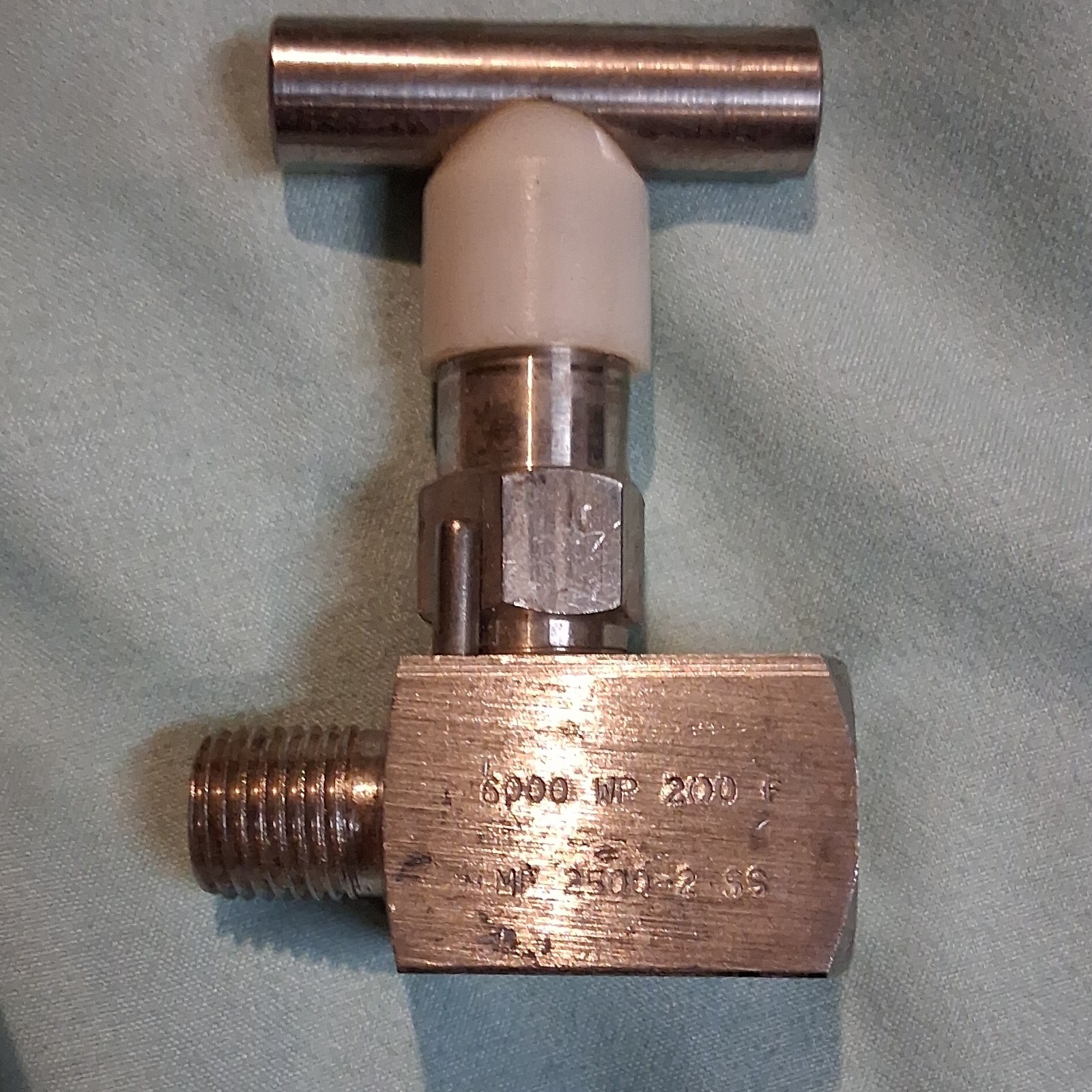 Huber 350-2 SS Stainless Steel Manual Needle Valve 6000 psi 1/4" NPT