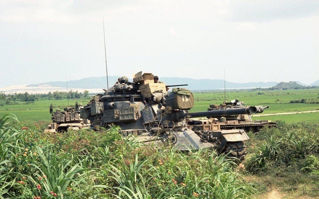 Vietnam War Photo  / M48 Patton Tank in Vietnam COLOR Photo / 8301